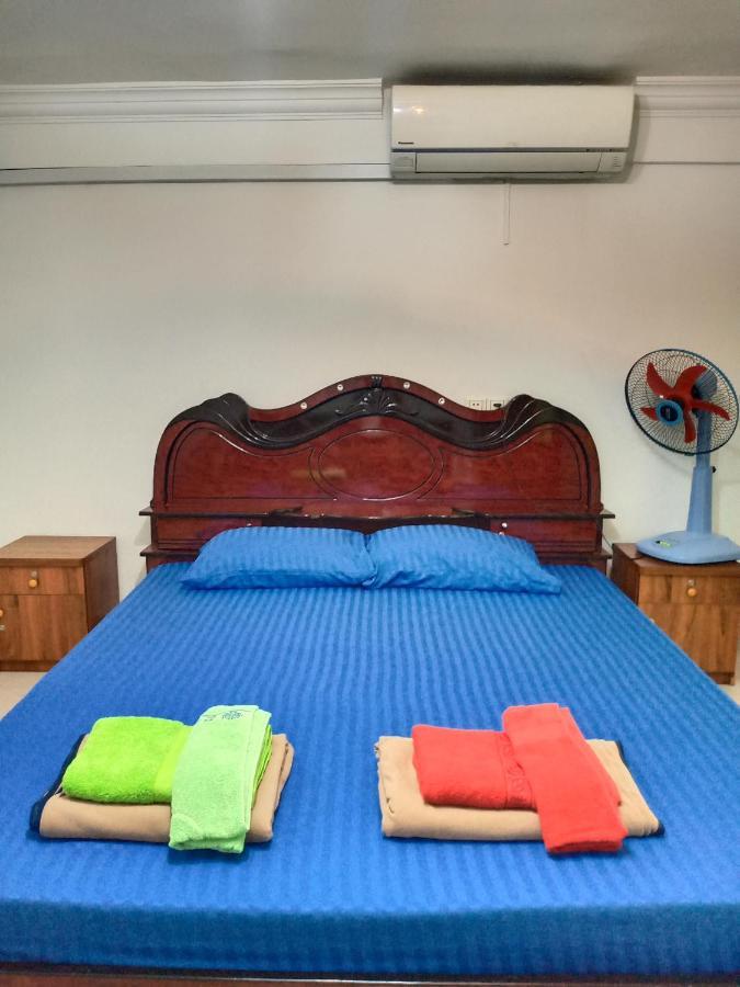 Le Barang Steakhouse & Guesthouse Сиханоуквил Екстериор снимка