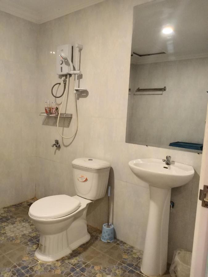 Le Barang Steakhouse & Guesthouse Сиханоуквил Екстериор снимка