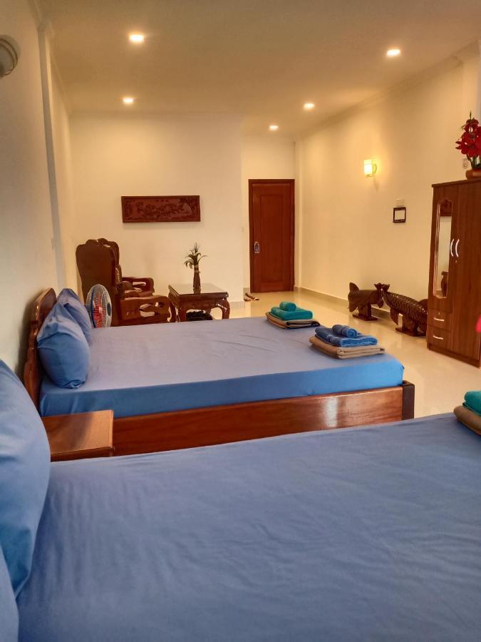 Le Barang Steakhouse & Guesthouse Сиханоуквил Екстериор снимка
