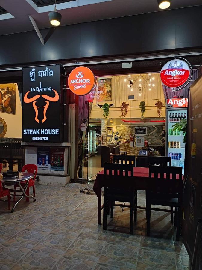 Le Barang Steakhouse & Guesthouse Сиханоуквил Екстериор снимка