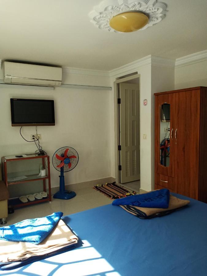 Le Barang Steakhouse & Guesthouse Сиханоуквил Екстериор снимка
