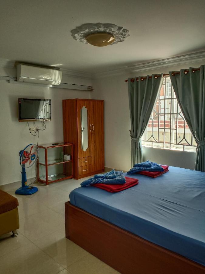 Le Barang Steakhouse & Guesthouse Сиханоуквил Екстериор снимка