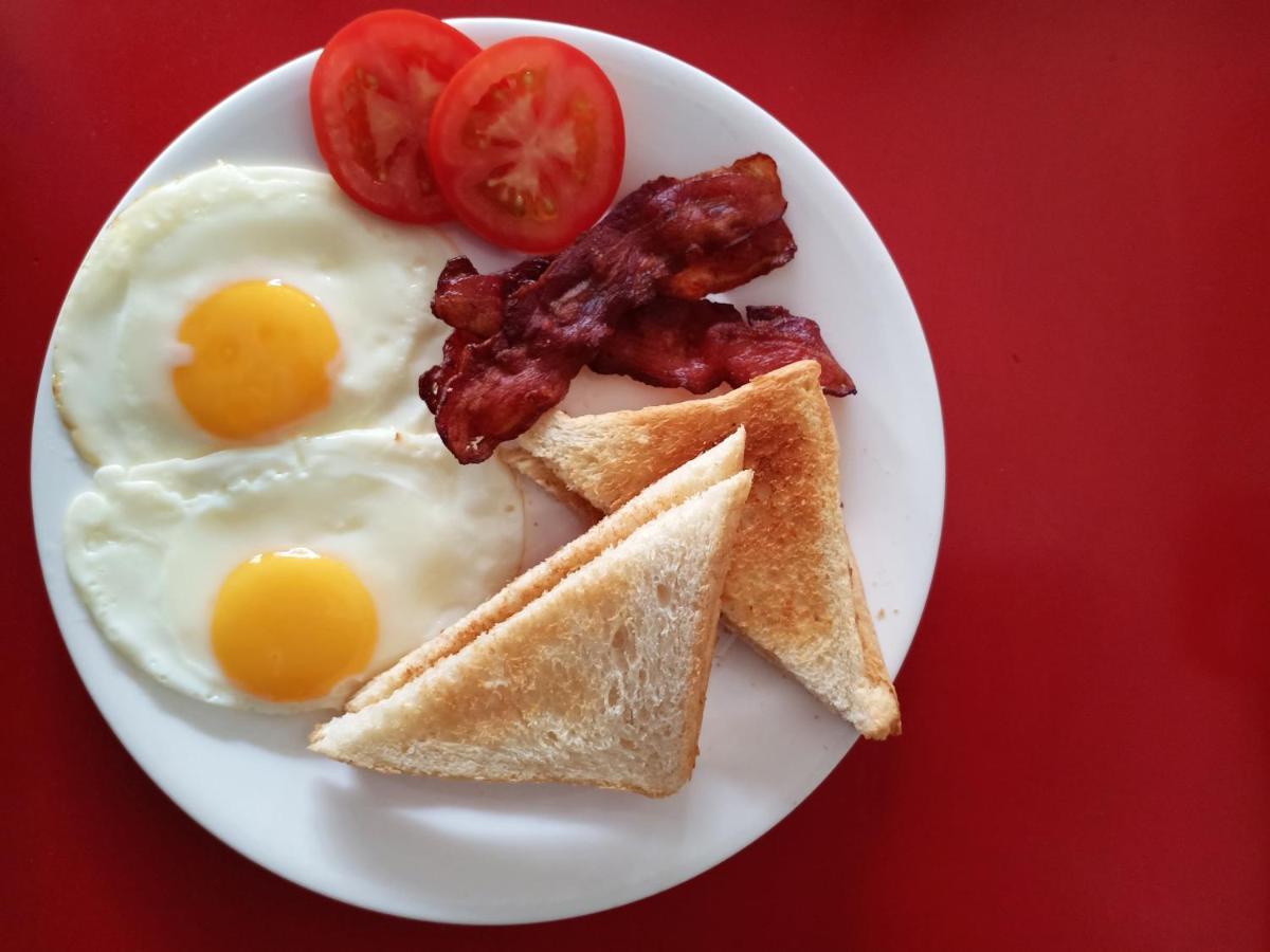 Le Barang Steakhouse & Guesthouse Сиханоуквил Екстериор снимка